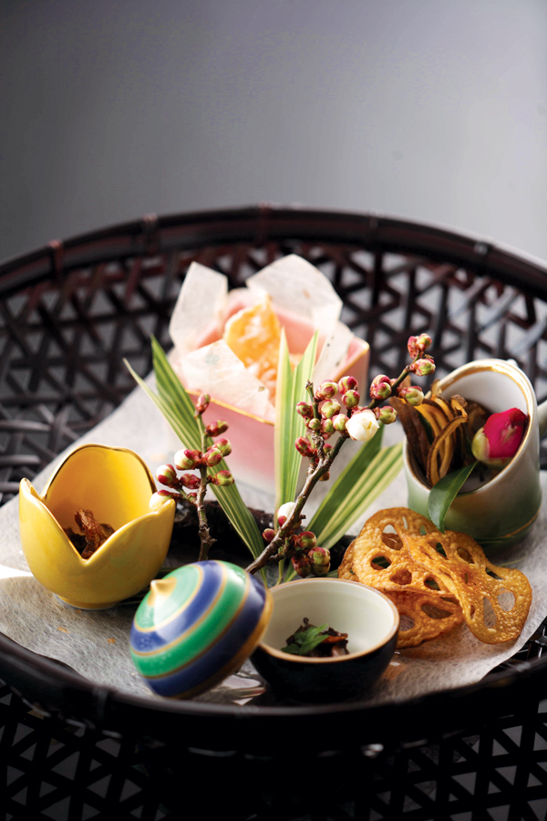 Chikurintei offers ryokan accommodation and regional dishes